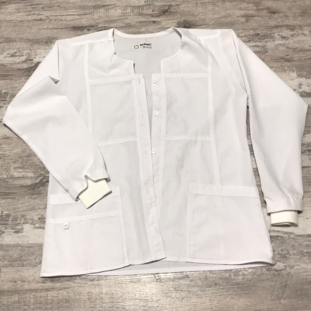 Size Large White stretchy scrub jacket by Wink 😉